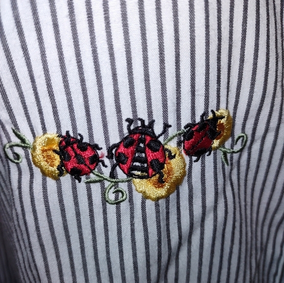 ALIA pinstripe butterfly and ladybug embroidered button down shirt - Picture 3 of 10